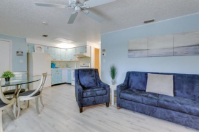 Englewood Apartment with Shared Pool 1 Mi to Beach